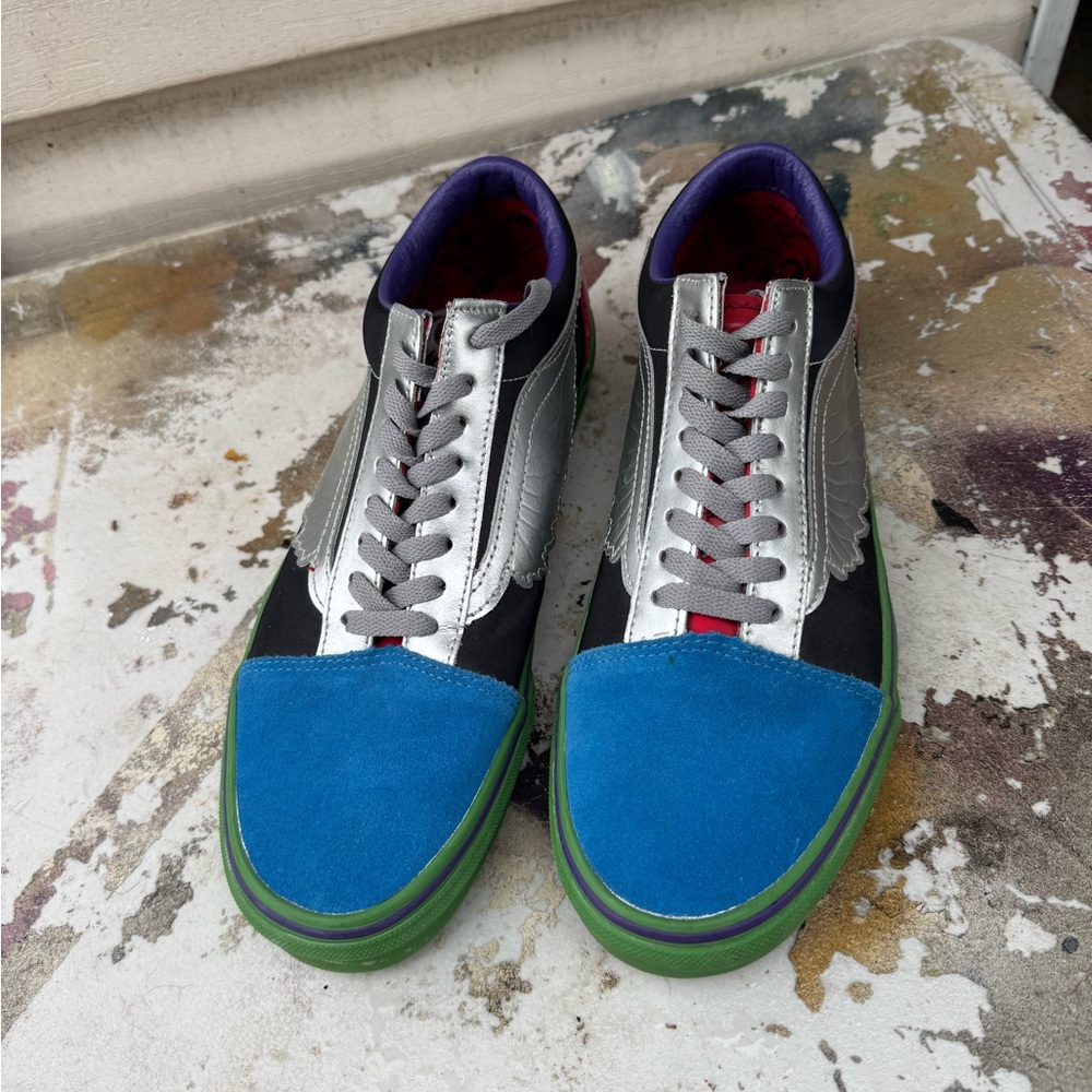 MARVEL VANS .  UNIQUE